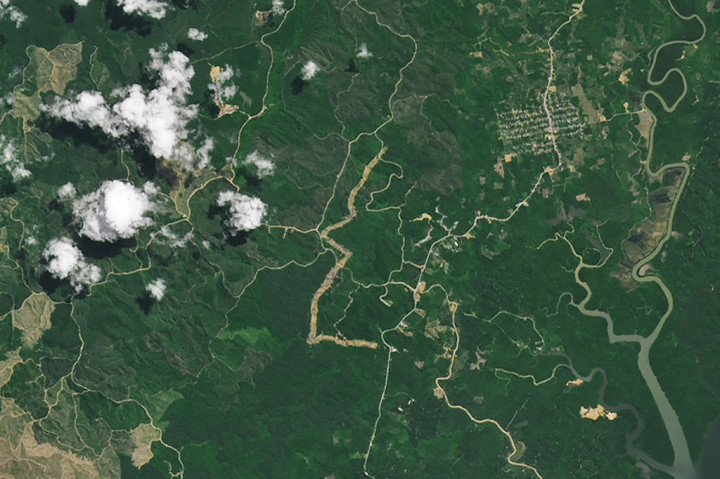 IKN, yang diperkirakan menelan biaya total sebesar Rp466 triliun, dijadwalkan mulai beroperasi secara perdana sebagai Ibu Kota baru Indonesia pada 17 Agustus 2024, bertepatan dengan perayaan HUT ke-79 RI di Nusantara, Kaltim. 