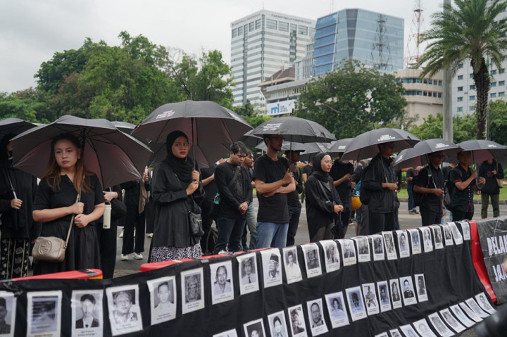 Meski memiliki keterbatasan, dan harus menggunakan kursi roda saat mengikuti aksi kamisan, tidak menghalangi petrus untuk menyuarakan keadilan bagi para korban pelanggaran HAM masa lalu.