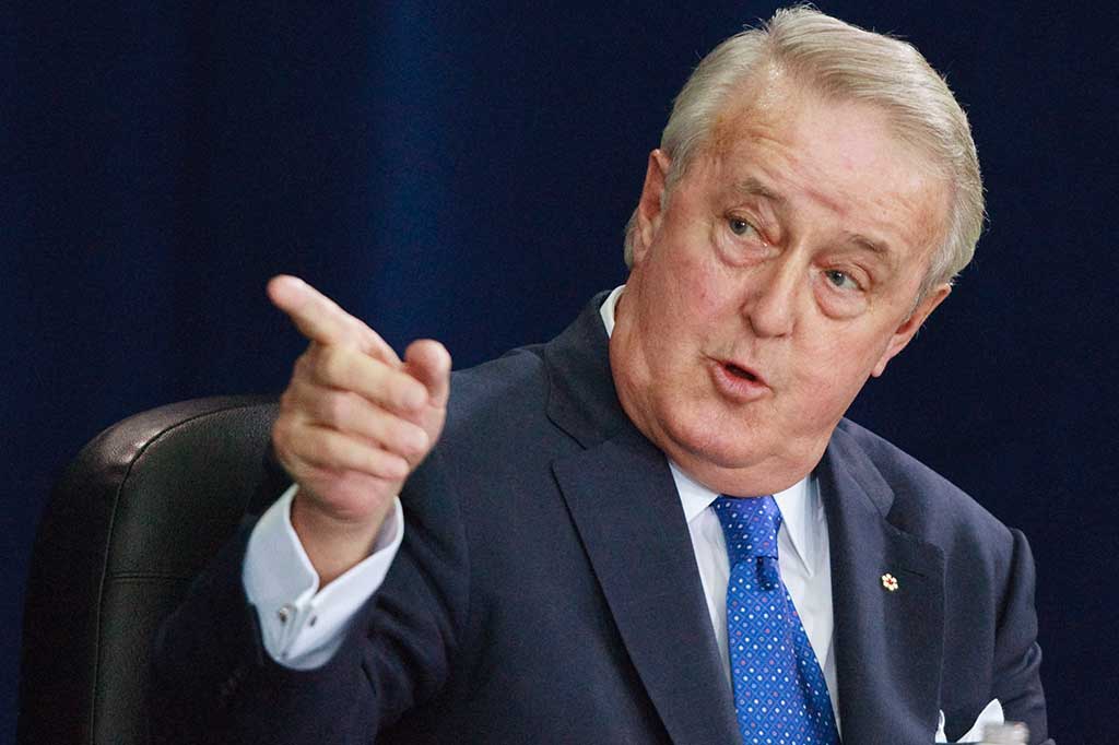 “Dengan sangat sedih kami mengumumkan meninggalnya ayah saya,” kata Caroline Mulroney, seorang politisi di Ontario, di X. “Dia meninggal dengan damai, dikelilingi oleh keluarga.”