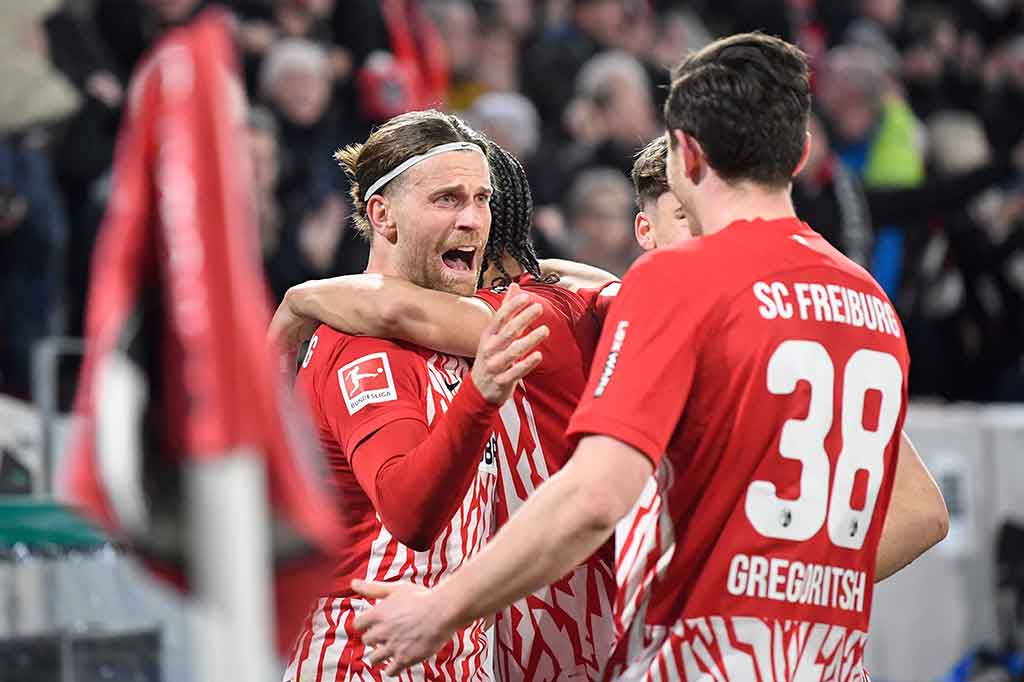 Kemenangan Bayern di depan mata buyar setelah Freiburg menyamakan skor pada menit ke-87. Tembakan voli Lucas Hoeler menyambut sodoran Michael Gregoritsch kembali menjebol gawang Neuer. Skor 2-2 bertahan hingga laga usai. 