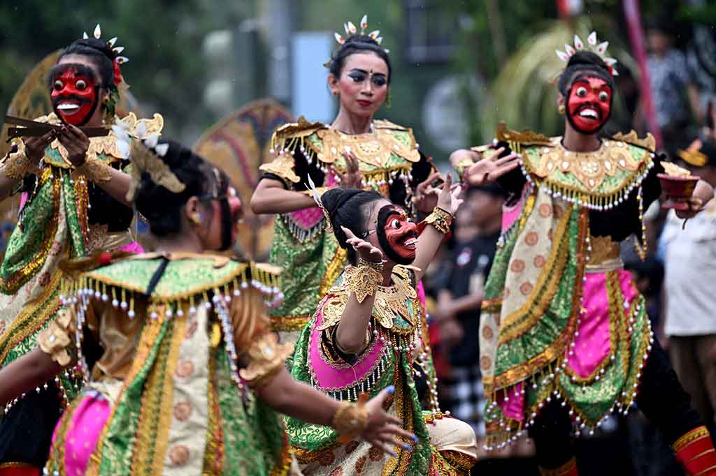 Pihaknya juga memberikan apresiasi atas antusiasme masyarakat yang luar biasa. Hal ini terlihat dari membludaknya penonton yang hadir.