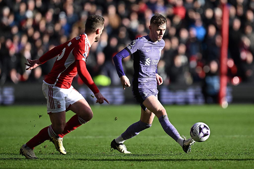 Liverpool meraih poin penuh ketika menyambangi markas Nottingham Forest dalam lanjutan Premier League yang digelar Sabtu, 2 Maret 2024. The Reds menang tipis dengan skor 1-0 atas The Forest.