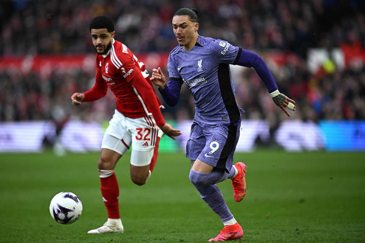 Setelah jeda, Liverpool kembali menguasai jalannya laga. Meski terus menggempur pertahanan Forest, Liverpool tak kunjung memecah kebuntuan.