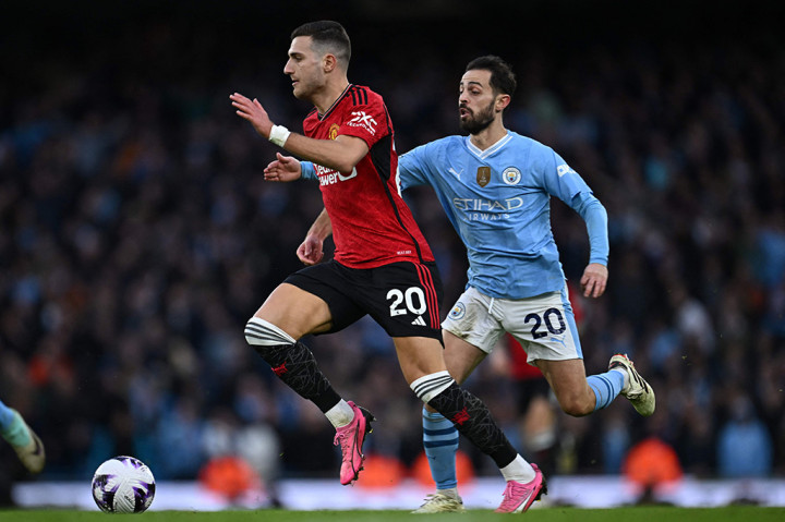 Manchester City mengemas angka penuh ketika menjamu Manchester United dalam lanjutan Premier League yang digelar Minggu, 3 Maret 2024. The Sky Blues menang 3-1 atas The Red Devils.