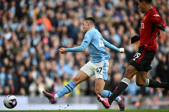 Setelah jeda, City makin gencar menekan MU. Hasilnya, gelombang serangan City membuahkan gol penyeimbang pada menit ke-56 usai Phil Foden mengonversikan umpan Rodri Hernandez.