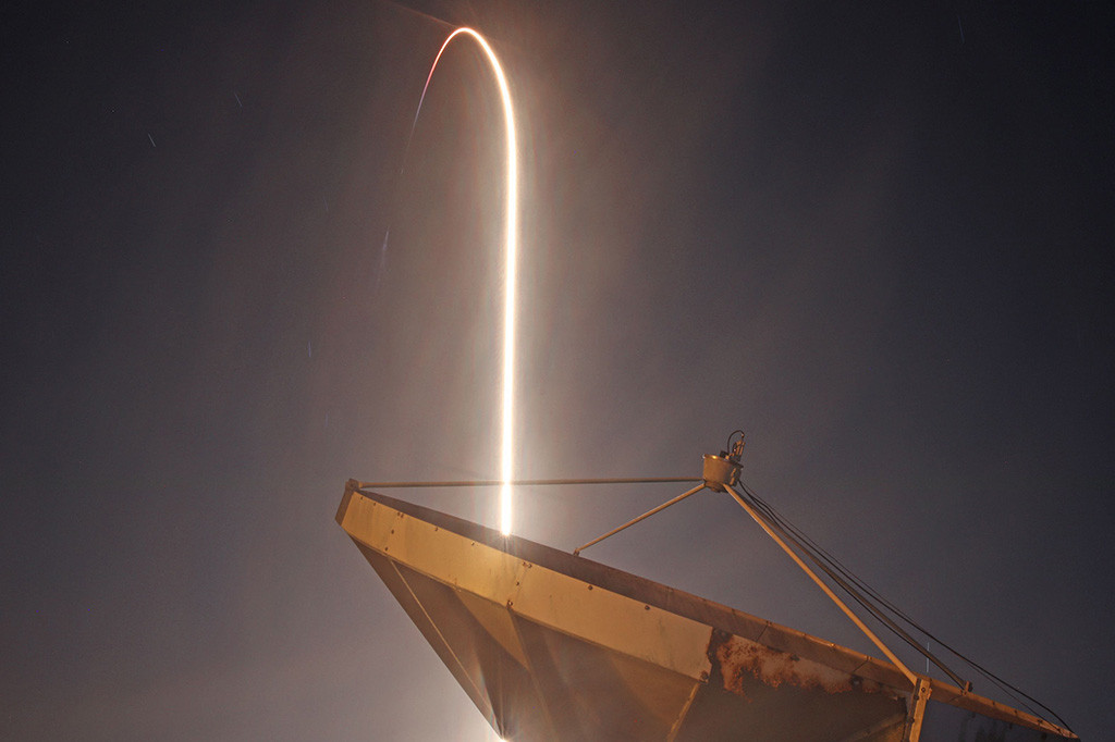 Butuh waktu sekitar sembilan menit bagi kapsul untuk mencapai orbit saat bersiap berlabuh dengan ISS dan mengangkut empat anggota awak lainnya.