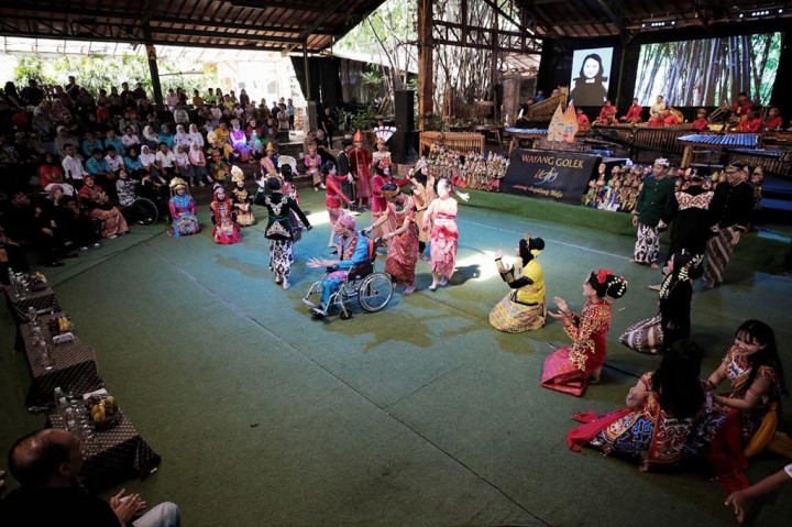 Pemerintah Kota (Pemkot) Bandung Jawa Barat (Jabar) berkomitmen, akan terus melibatkan partisipasi anak dalam proses perencanaan pembangunan yang lebih ramah anak. Juga sebagai bentuk pemenuhan 5 klaster dalam Konvensi Hak Anak (KLA), yaitu klaster hak sipil dan kebebasan, lingkungan keluarga dan pengasuhan alternatif. Kesehatan dasar dan kesejahteraan serta pendidikan dan perlindungan khusus.