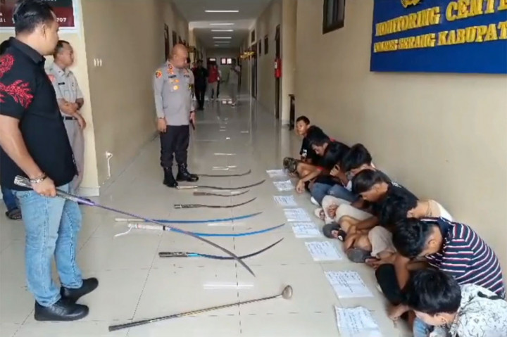 Berdasarkan hasil penyelidikan, geng motor Tubruk 134 yang sudah berdiri sejak enam bulan ini, sudah berulang kali melakukan tawuran di berbagai tempat. Geng motor ini juga tidak segan-segan menyerang warga yang sedang melintas di jalan raya dengan menggunakan senjata tajam yang mereka bawa.