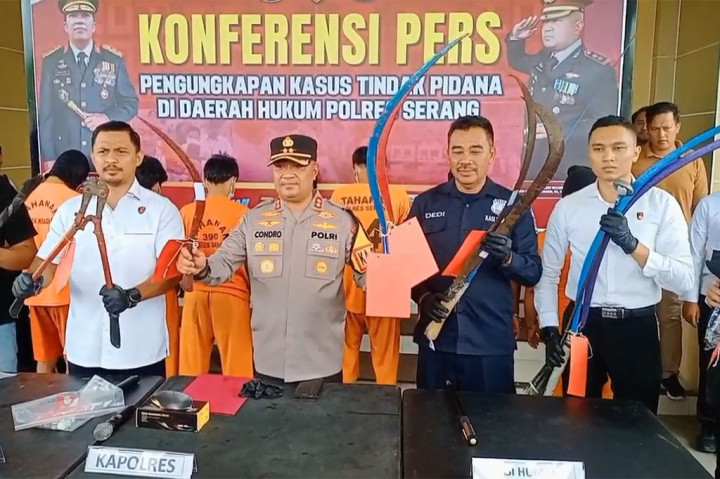 Sebanyak tujuh pelaku yang masih berstatus pelajar diperlakukan peradilan anak, sementara beberapa anggota geng motor yang sudah dewasa akan dijerat dengan Undang-Undang Darurat terkait kepemilikan senjata tajam. 