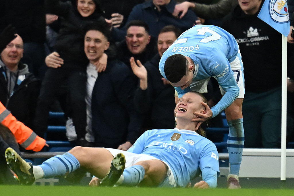 Manchester City mengemas angka penuh ketika menjamu Manchester United dalam lanjutan Premier League yang digelar Minggu, 3 Maret 2024. The Sky Blues menang 3-1 atas The Red Devils.