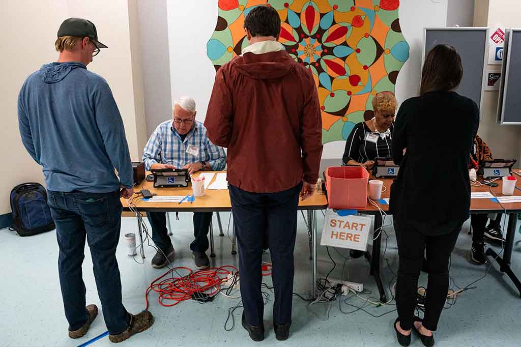 Trump, yang berupaya untuk kembali ke Gedung Putih setelah digulingkan Joe Biden dari Partai Demokrat pada 2020, berharap untuk membawa pulang sejumlah delegasi yang hampir menentukan pada Selasa, 5 Maret 2024, dalam perjalanannya menuju kandidat calon presiden dari Partai Republik.