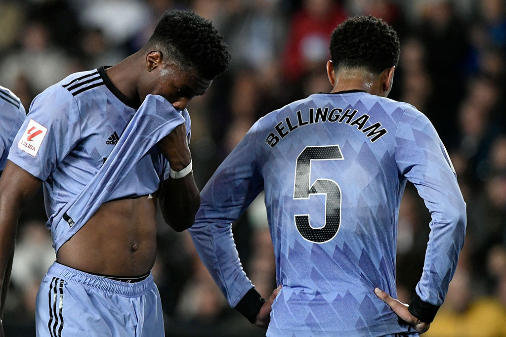 Pemain internasional Inggris, pencetak gol terbanyak La Liga dengan 16 gol, mencetak gol beberapa saat setelah wasit meniup peluit akhir saat Madrid bermain imbang 2-2 di Valencia.