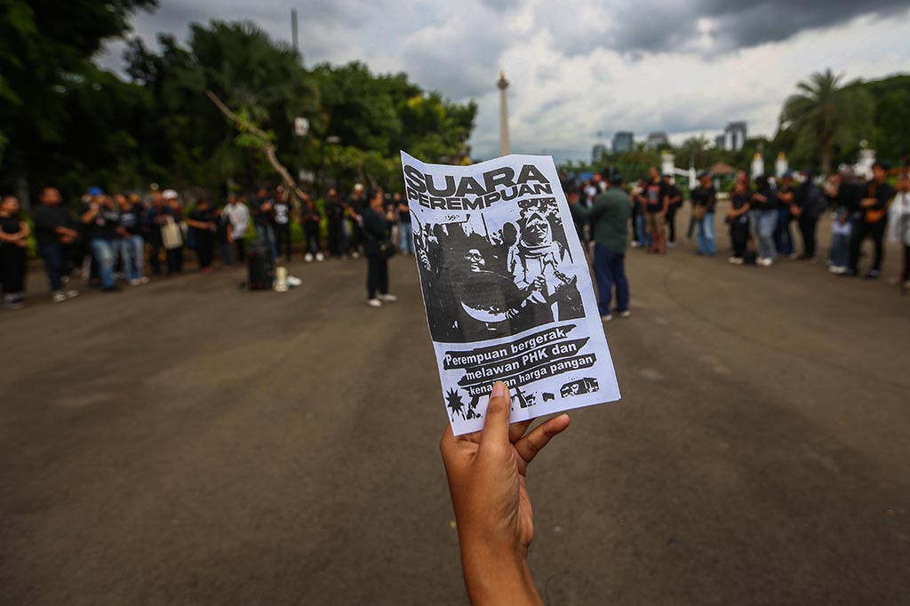 Selain itu mereka juga menyatakan pemerintahan Presiden Joko Widodo gagal dalam menuntaskan pelanggaran HAM berat pasca-pemberian pangkat Jenderal kepada Prabowo.