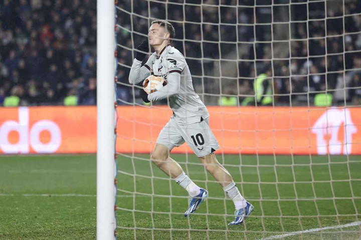 Tertinggal 0-2, pelatih Leverkusen Xabi memasukkan Florian Wirtz dan Granit Xhaka di babak kedua. Pergantian itu membuahkan hasil setelah Wirtz mencetak gol untuk memperkecil kedudukan menjadi 1-2 pada menit ke-70. Mendapat umpan tarik, Wirtz kemudian mencungkil bola di depan kiper dan masuk gawang lawan.