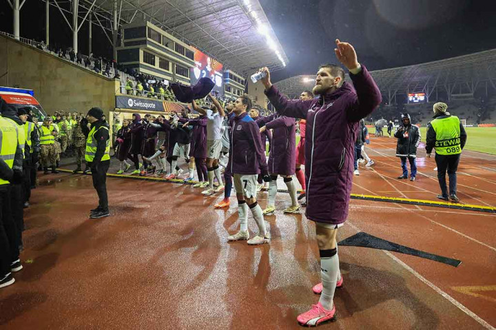 Laga leg kedua akan digelar di markas Leverkusen di BayArena pekan depan.