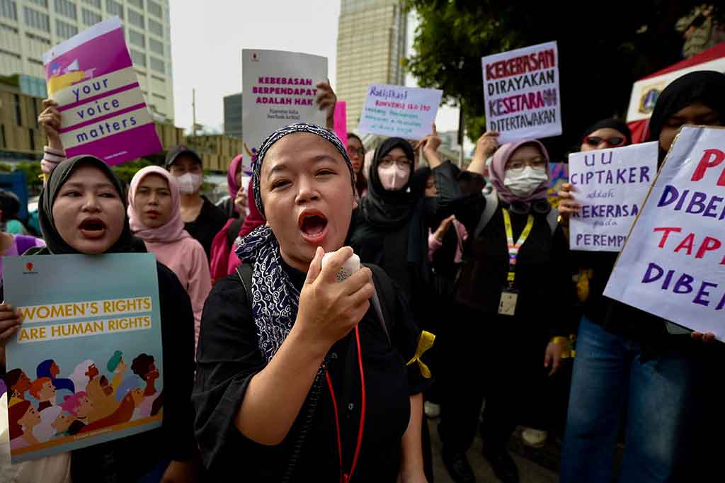 Memperingati Hari Perempuan Internasional hari ini, Jumat, 8 Maret 2024, Aliansi Perempuan Indonesia berunjuk rasa menuntut demokrasi yang berpihak kepada perempuan. 