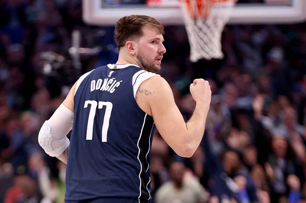 Luka Doncic mencetak triple-double kelima secara beruntun dengan 35 poin, 11 rebound, dan 11 assist untuk membantu timnya Dallas Mavericks mengalahkan Miami Heat 114-108 dalam laga di American Airline Center Dallas, Texas, Jumat, 8 Maret 2024 WIB.