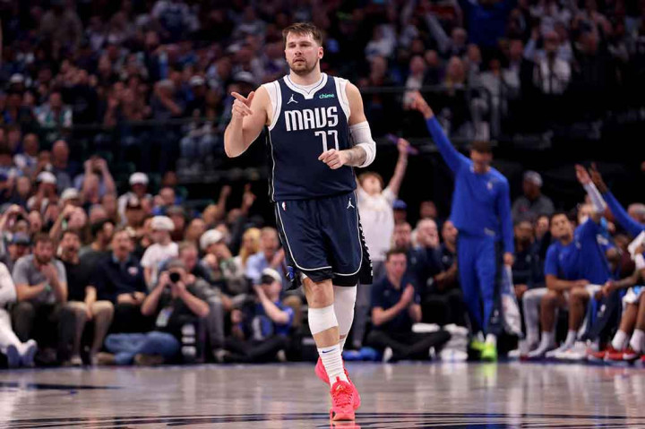 Doncic menjadi pebasket NBA kedua yang berhasil mencatat triple-double di atas 30 poin sebanyak lima kali berturut-turut. Sebelumnya, catatan itu hanya dipegang oleh Russell Westbrook dari Oklahoma City Thunder pada 2017.