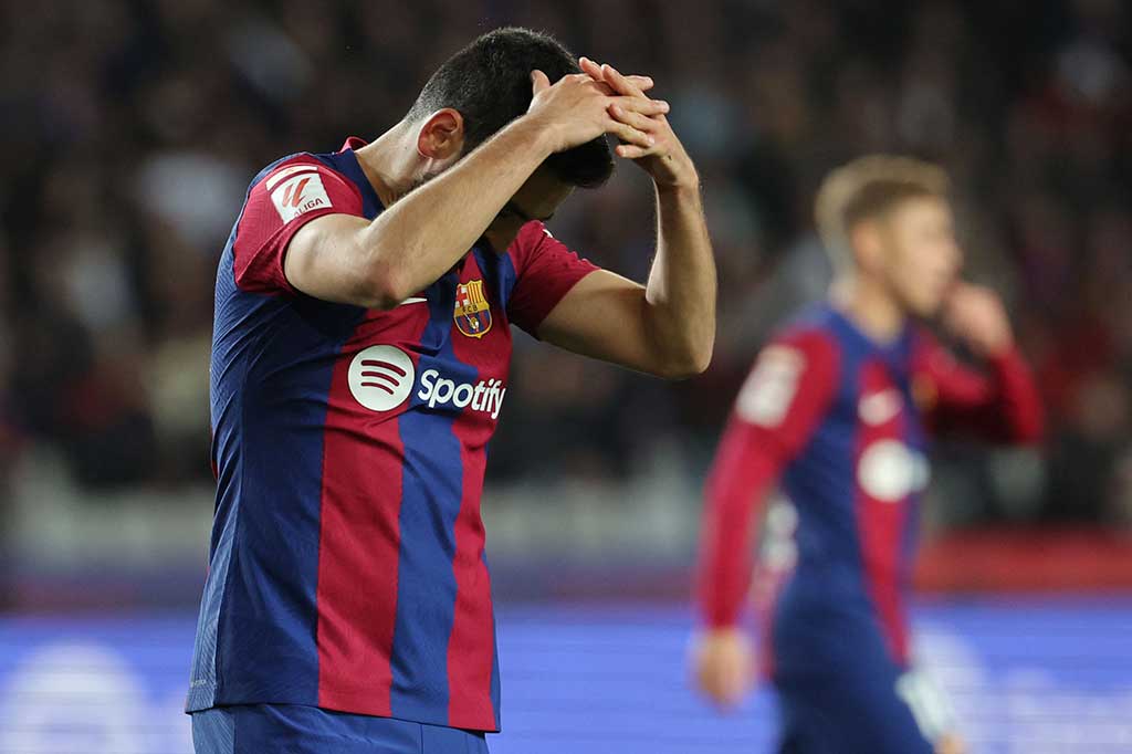 Ilkay Gundogan maju sebagai eksekutor penalti Barcelona. Namun, tendangan gelandang asal Jerman itu bisa ditebak oleh kiper Mallorca Pregrag Rajkovic dan Lamine Yamal juga gagal memanfaatkan bola rebound. Tidak ada gol yang tercipta di babak pertama.