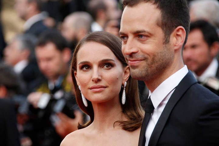 Aktris pemenang Oscar Natalie Portman telah menceraikan suaminya yang seorang koreografer asal Prancis.