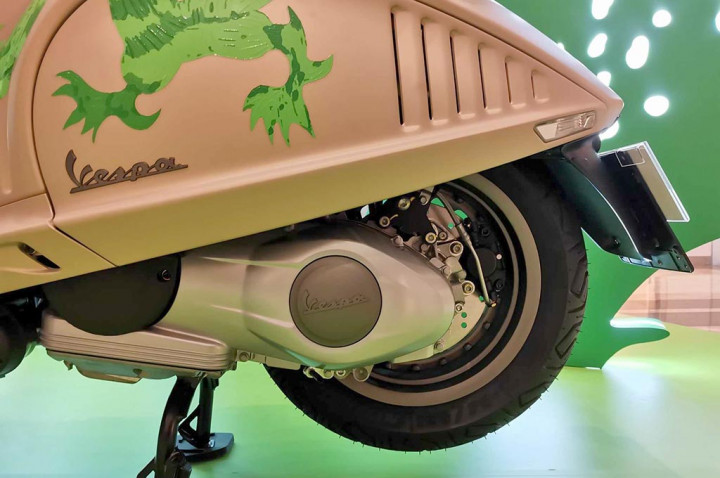 Misalkan saja performanya masih didukung  Mesin 150cc 3V, Injeksi Elektronik, serta CVT untuk urusan saluran tenaga ke roda. Desain body 'si kumbang' ini masih menggunakan material baja yang dikombinasikan dengan aluminium, termasuk pelindung lumpur dan penutup samping.