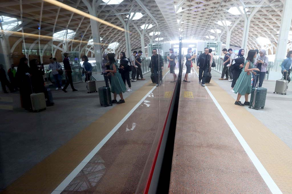 PT Kereta Cepat Indonesia China (KCIC) mencatat jumlah penumpang kereta cepat Whoosh mengalami kenaikan hingga 20 persen pada periode libur panjang Hari Raya Nyepi (Tahun Baru Saka 1946).