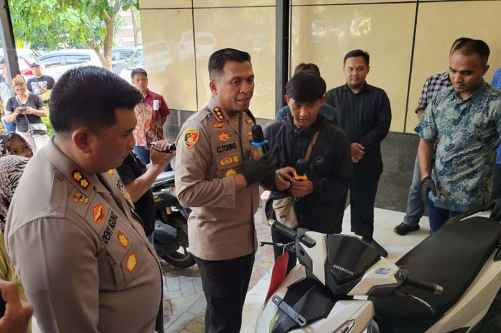 Dari 23 laporan itu, aparat Reskrim Polresta Sidoarjo dan unit reskrim polsek jajaran, berhasil menangkap 18 tersangka. Masing-masing 8 orang kasus curanmor, empat begal (pencurian dengan kekerasan) dan enam kasus curat.