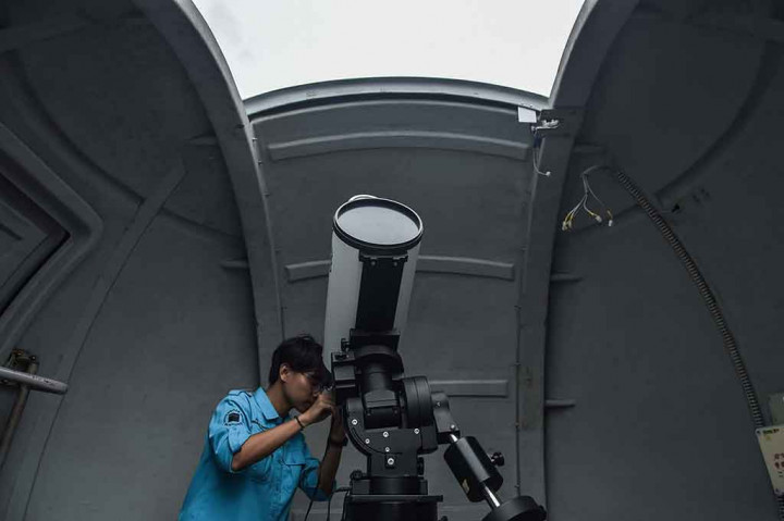 Begitu pula dengan Pengurus Besar Nahdlatul Ulama yang menetapkan awal puasa pada Selasa. Namun Pimpinan Pusat Muhammadiyah yang berpedoman pada kriteria Wujudul Hilal menetapkan awal Ramadan jatuh pada Senin, 11 Maret.