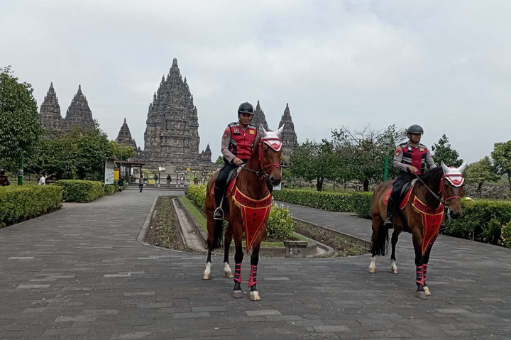 GM Prambanan dan Ratu Boko PT Taman Wisata Candi Borobudur, Prambanan dan Ratu Boko, I Gusti Putu Ngurah Sedana, Senin menjelaskan, sebagaimana umat Hindu lainnya saat Hari Suci Nyepi, di Candi Prambanan yang merupakan candi bercorak agama Hindu, disuasanakan sunyi.