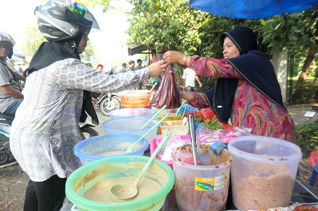 Tradisi ini menjadi bukti kuatnya rasa kebersamaan masyarakat Aceh dalam menyambut bulan Ramadan. Mereka yang merantau pun berusaha untuk pulang kampung dan berkumpul bersama keluarga pada momen istimewa ini.