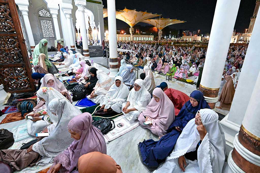 Dirinya bersama keluarga berada di Banda Aceh hingga beberapa hari ini, dan berencana salat tarawih di masjid lainnya di Banda Aceh. 