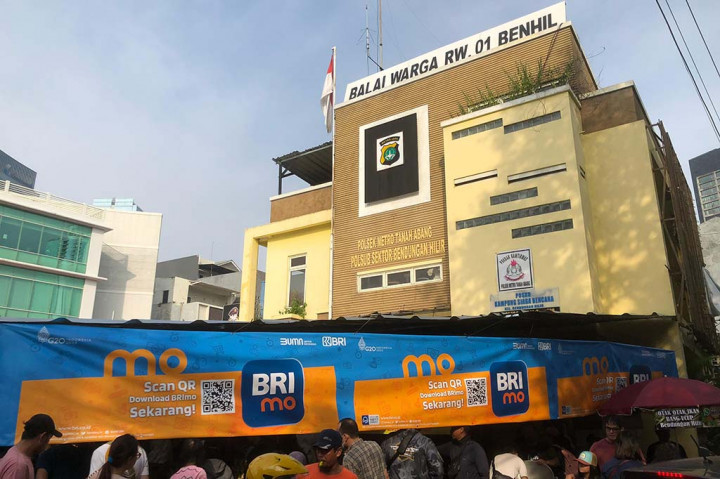 Bazar takjil di Bendungan Hilir (Benhil), Jakarta Pusat, menyediakan aneka makanan. Ratusan warga sudah menyemuti bazar ini sejak siang tadi, Selasa, 12 Maret 2024.