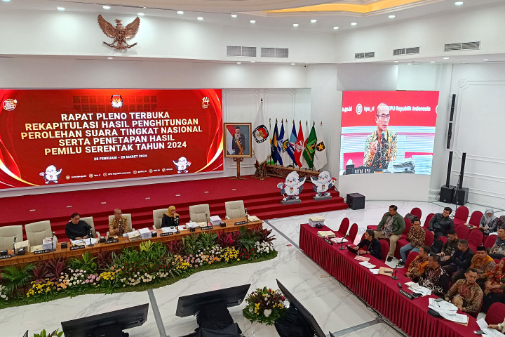 Komisi Pemilihan Umum mengesahkan perolehan suara pasangan calon presiden dan wakil presiden Prabowo Subianto-Gibran Rakabuming Raka unggul di Sulawesi Tenggara berdasarkan rapat pleno rekapitulasi hasil perolehan suara nasional di Kantor KPU RI, Jakarta, Rabu, 13 Maret 2024.