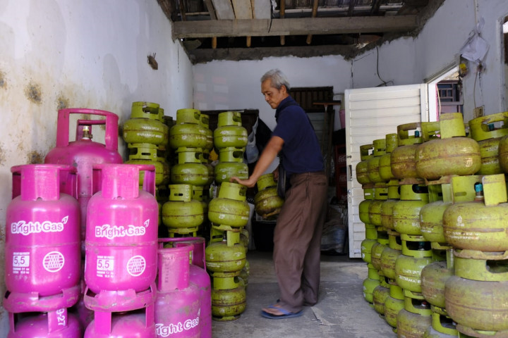 Pjs Area Manager Com, Rel & CSR Pertamina Patra Niaga Regional Jawa Bagian Tengah, Marthia Mulia Asri mengungkapkan realisasi tertinggi berada di Kabupaten Batang , yaitu naik sebesar 56 persen disusul Kota Pekalongan dengan kenaikan 39 persen. Untuk Kota Salatiga naik 26 persen.