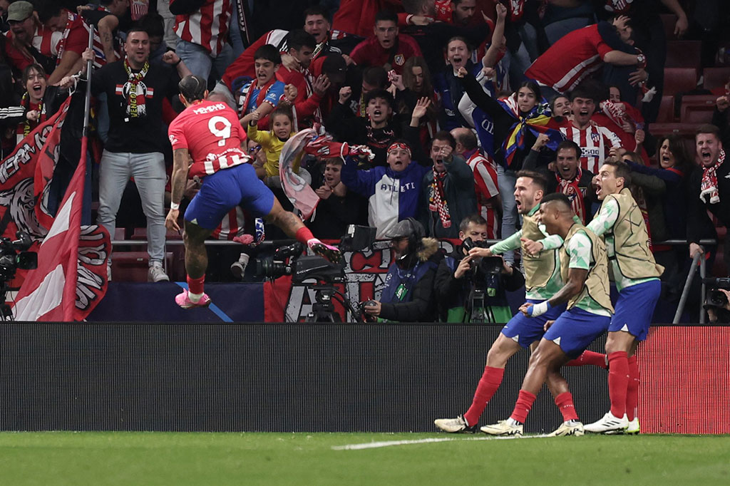 Atletico akhirnya mampu membalikkan keadaan dan mengubah skor menjadi 2-1 berkat gol yang dicetak Memphis Depay memanfaatkan umpan Koke pada menit 87. Skor ini memaksa laga dilanjutkan ke babak tambahan.