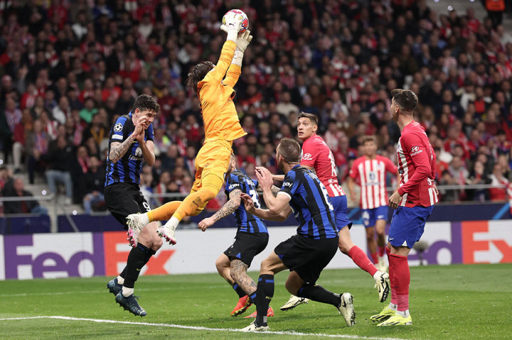 Pada babak tambahan Atletico tetap tampil berbahaya dan beberapa kali menebar ancaman, namun kurang klinisnya penyelesaian akhir membuat skor 2-1 tidak berubah sehingga pemenang akan ditentukan lewat adu penalti.