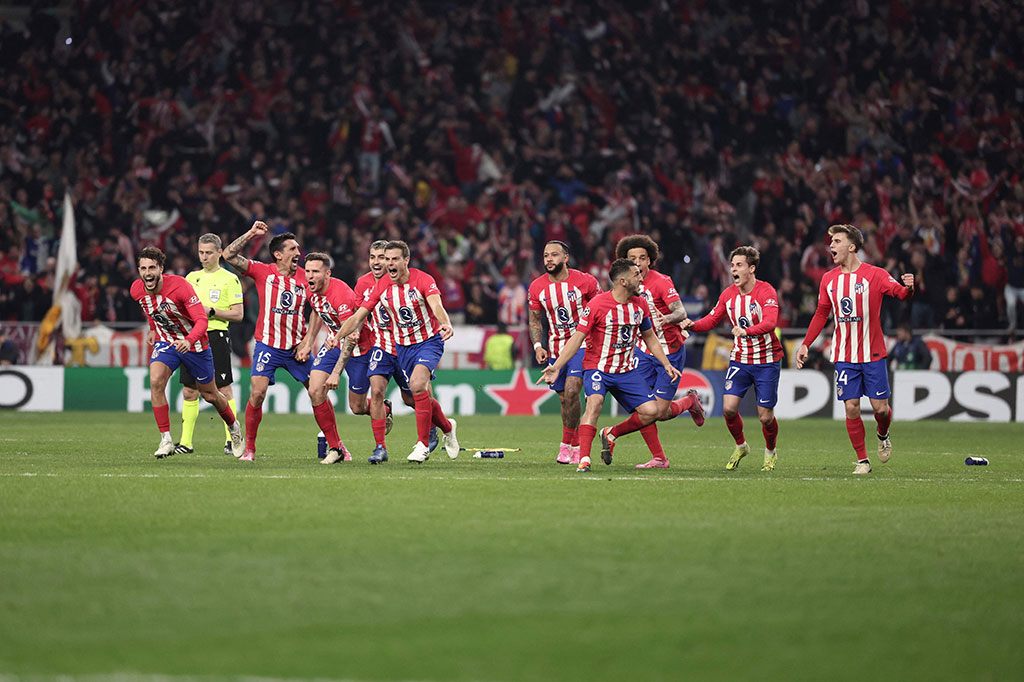 Atletico memastikan diri sebagai pemenang pada fase ini dengan mengalahkan Inter lewat drama adu penalti dengan skor 3-2, setelah tiga penendang Nerazzurri gagal melaksanakan tugasnya dengan baik.