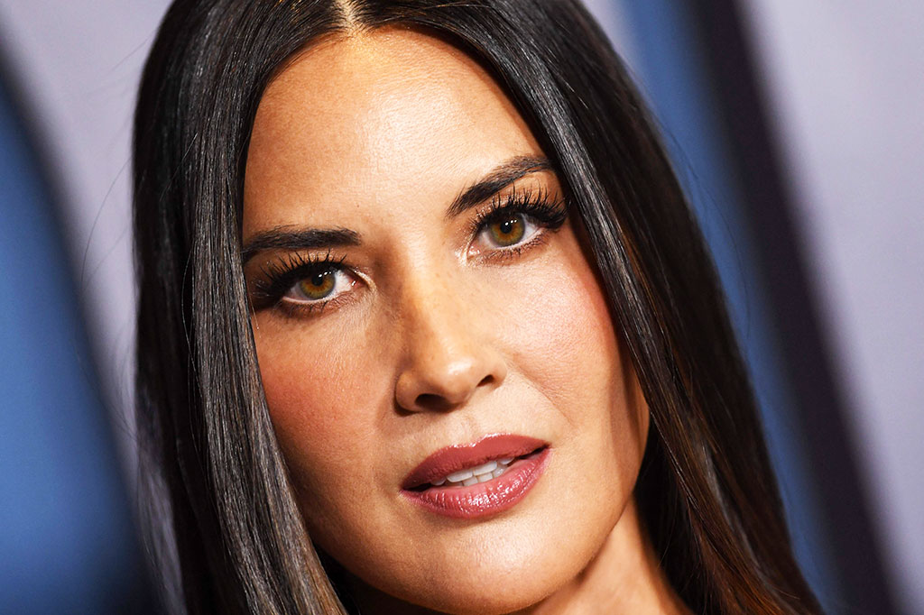 Aktris Olivia Munn mengungkapkan pada Rabu, 13 Maret 2024, bahwa dia telah menjalani mastektomi ganda setelah didiagnosis menderita kanker payudara.