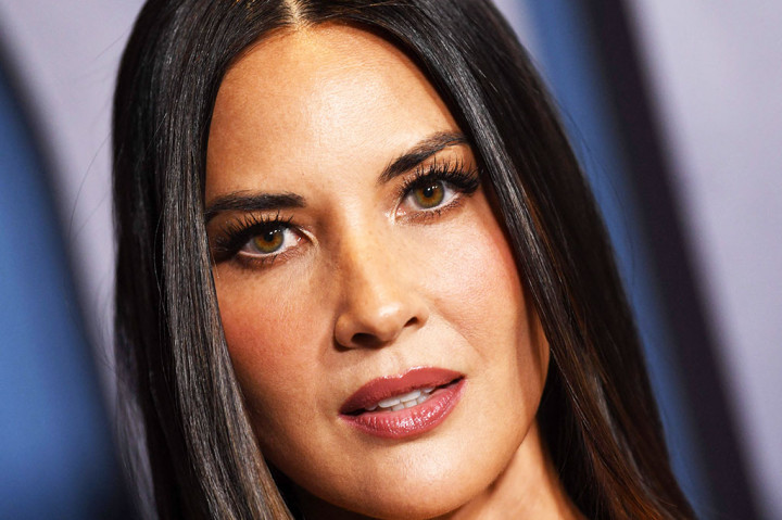 Aktris Olivia Munn mengungkapkan pada Rabu, 13 Maret 2024, bahwa dia telah menjalani mastektomi ganda setelah didiagnosis menderita kanker payudara.