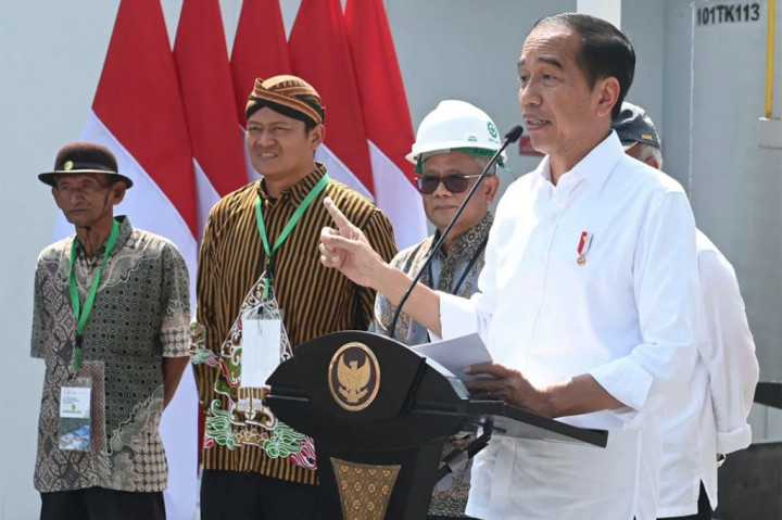 Dibangunnya pabrik minyak makan merah diharapkan dapat memberi nilai tambah bagi para petani sawit yang memiliki sekitar 6,2 juta hektare kebun kelapa sawit di seluruh Indonesia.