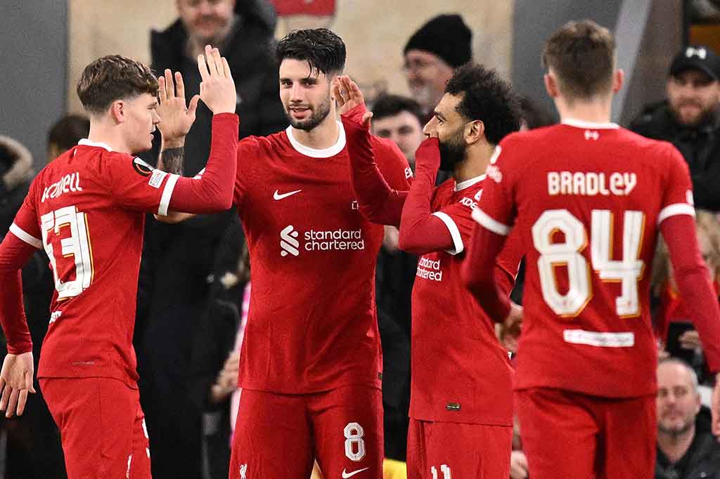 Liverpool kembali tancap gas pada awal babak kedua. Szoboszlai berlari ke area pertahanan Sparta, dan melepaskan tembakan yang mengenai kapten Krejci untuk melesak masuk gawang tim tamu pada menit ke-48.