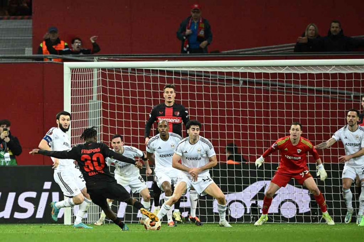Leverkusen berhasil memperkecil ketertinggalan pada menit ke-72. Umpan silang Grimaldo diteruskan dengan sepakan voli Frimpong untuk mengubah skor menjadi 1-2.