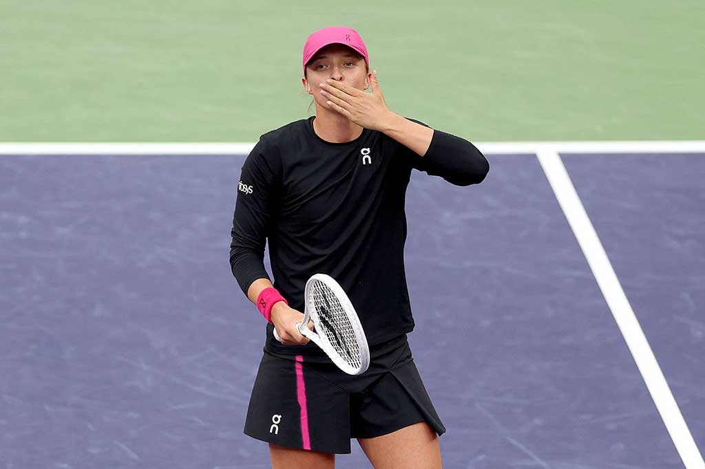Juara Grand Slam empat kali Swiatek, yang memenangkan gelar Indian Wells 2022, hanya membutuhkan waktu 69 menit untuk menaklukkan peringkat 32 asal Ukraina, Kostyuk
