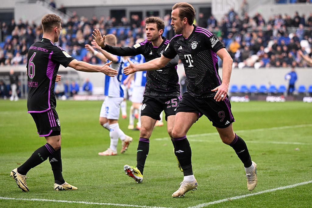 Di masa perpanjangan waktu, sundulan Kane yang memanfaatkan umpan silang Joshua Kimmich membawa Muenchen menutup keunggulan di jeda babak pertama, 2-1.