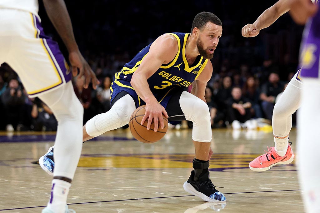 Pemain Paling Berharga NBA dua kali, Curry, melewatkan tiga pertandingan terakhir Golden State dan Warriors hanya mencatatkan rekor 1-5 musim ini tanpa dia.