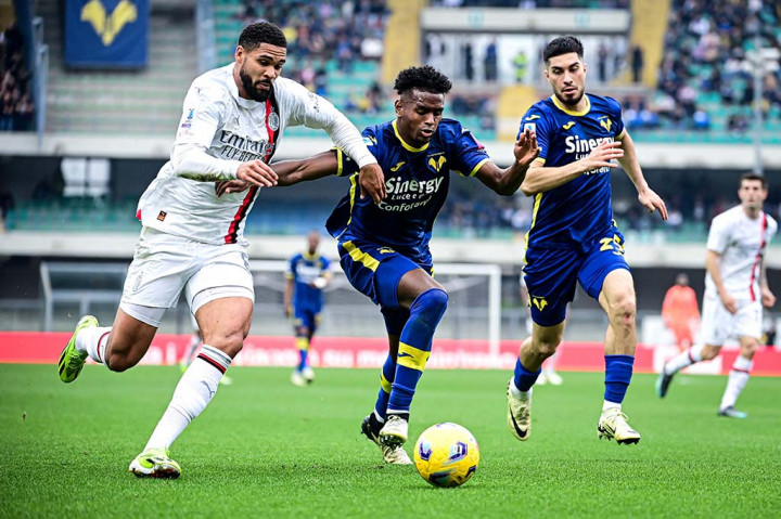 AC Milan melanjutkan tren positif mereka setelah membawa pulang tiga poin dari markas Hellas Verona setelah menang dengan skor 3-1 dalam lanjutan Serie A pekan ke-29 di Stadion Marc-Antonio Bentegodi pada Minggu, 17 Maret 2024 malam WIB.