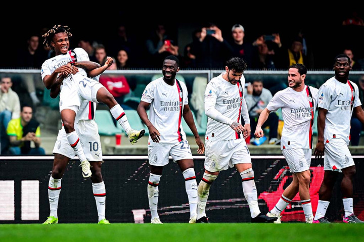 AC Milan mengembalikan keunggulan dua gol mereka pada menit ke-79. Gol dicetak oleh pemain pengganti Samuel Chukwueze. Sepak pojok Ismael Bennacer di sayap kiri disundul pemain Verona. Bola rebound kemudian disambar Chukwueze dengan tendangan voli kaki kiri ke sudut bawah gawang Verona. Milan unggul 3-1.