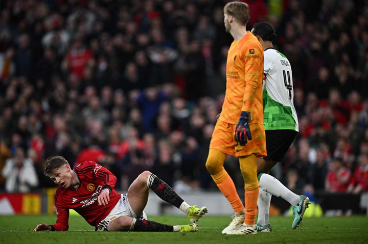 United yang berusaha bangkit terus menerus menggempur pertahanan Liverpool. Buahnya mereka petik pada menit ke-112 saat Rashford menerima umpan terobosan McTominay di dalam kotak penalti, untuk menaklukkan Kelleher dengan sepakan kaki kanannya. Skor imbang 3-3.