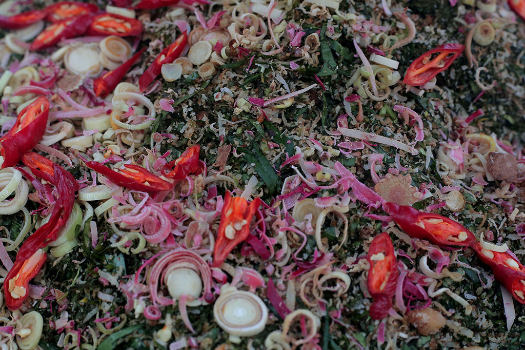 Saat Ramadan tiba banyak masyarakat Aceh yang mencari sambai oen peugaga untuk dinikmati bersama keluarga setiap berbuka puasa, biasanya dijual seharga Rp6.000.