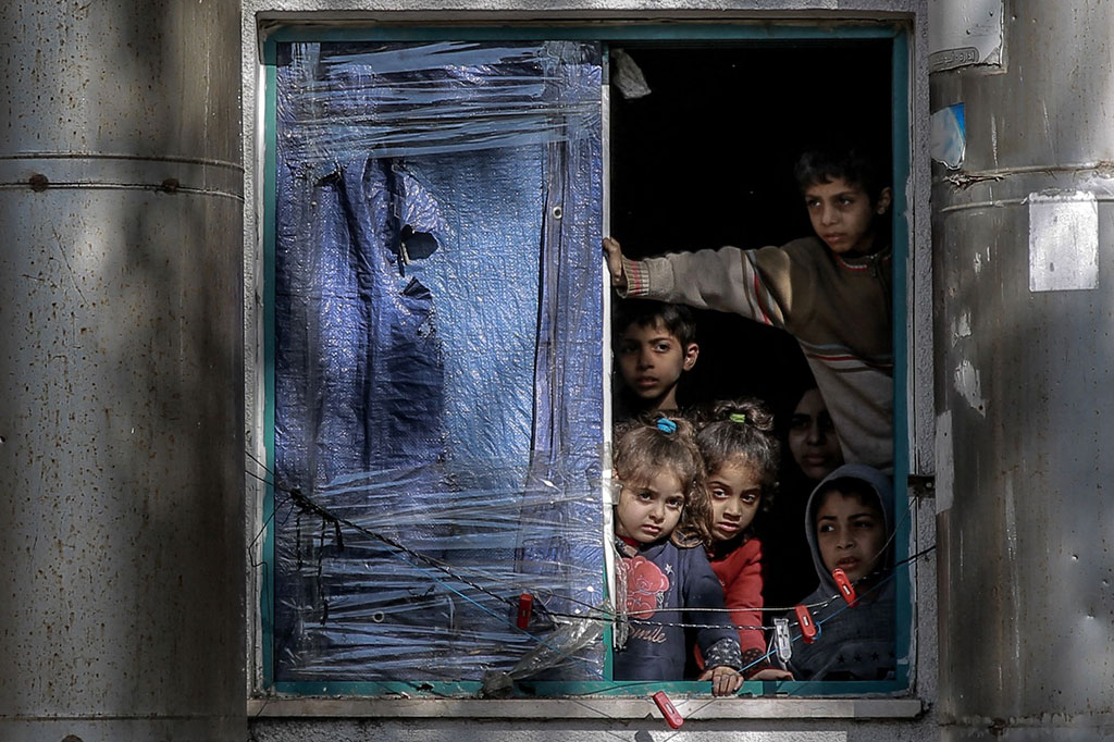 Badan anak-anak Perserikatan Bangsa-Bangsa (UNICEF) menyatakan bahwa banyak anak-anak Gaza yang mengalami malnutrisi akut dan bahkan tidak memiliki tenaga untuk menangis.